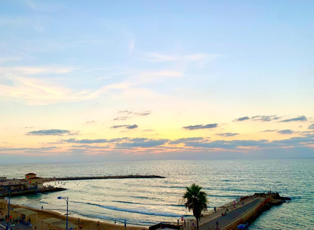 Beach Place Apartments Хайфа Екстериор снимка