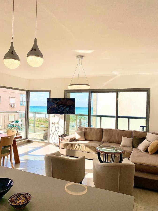 Beach Place Apartments Хайфа Екстериор снимка