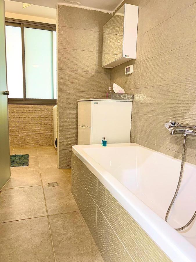 Beach Place Apartments Хайфа Екстериор снимка
