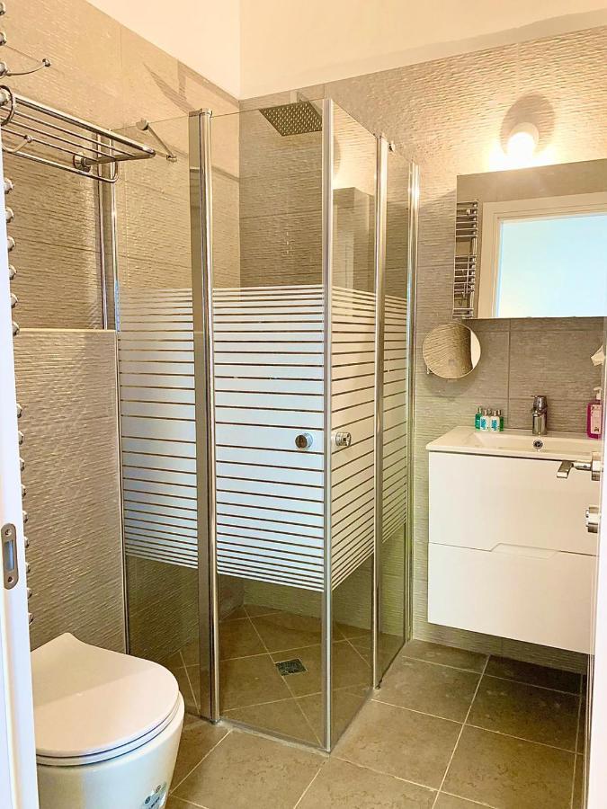 Beach Place Apartments Хайфа Екстериор снимка