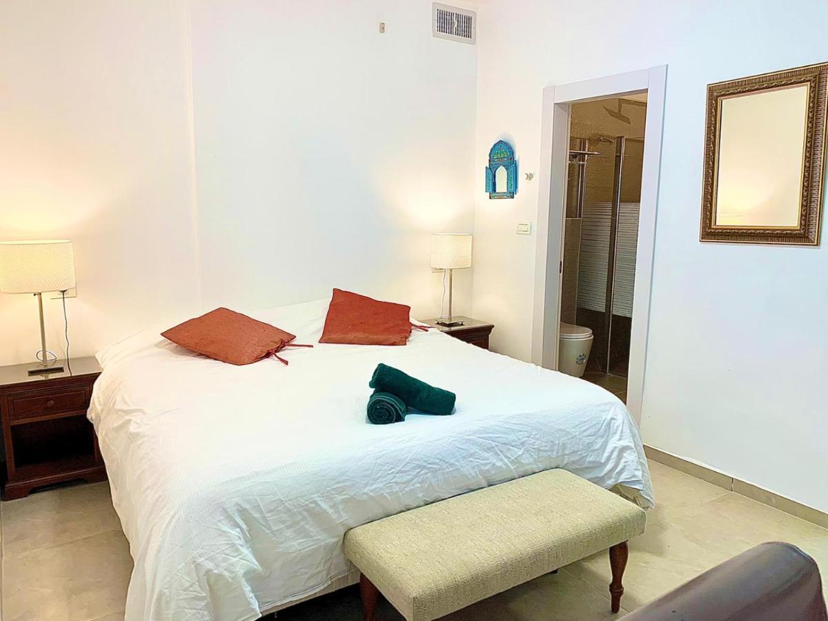 Beach Place Apartments Хайфа Екстериор снимка