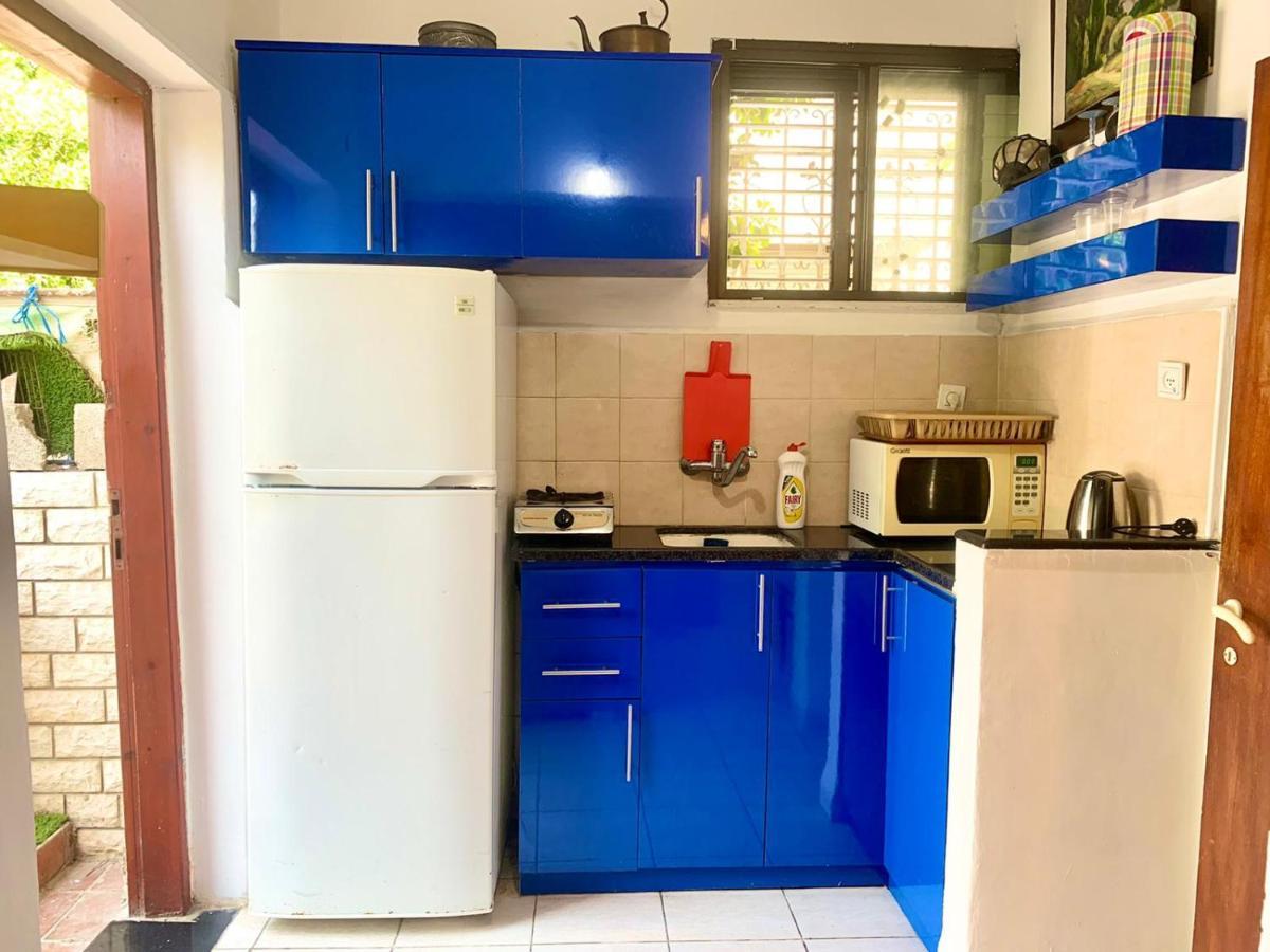 Beach Place Apartments Хайфа Екстериор снимка